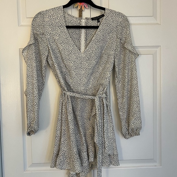 Dynamite Summer Romper - Picture 1 of 2